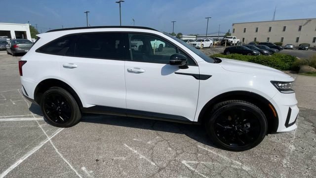 Used 2023 Kia Sorento SX AWD/4WD image 3