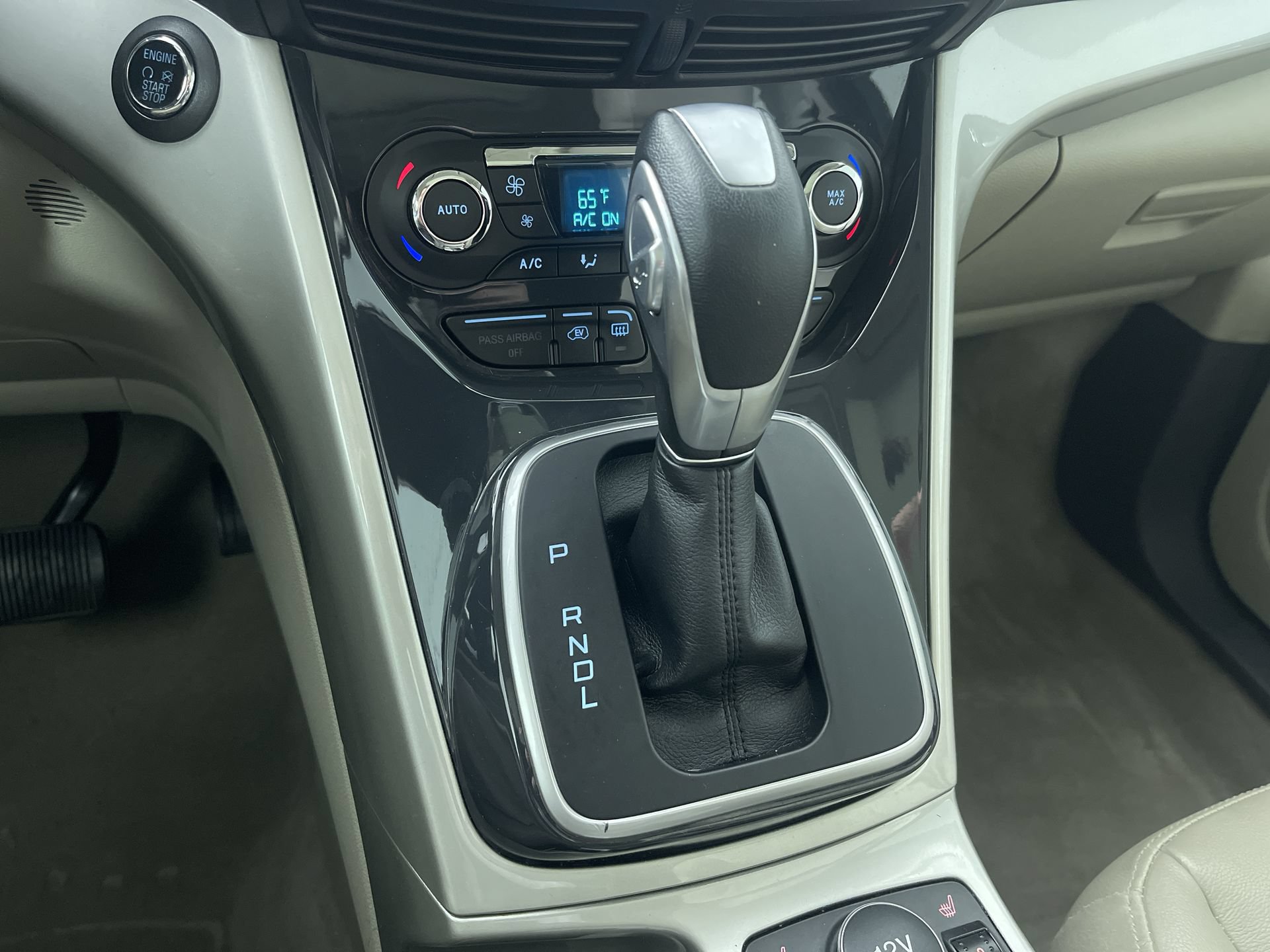 Used 2013 Ford C-MAX Energi SEL FWD image 22
