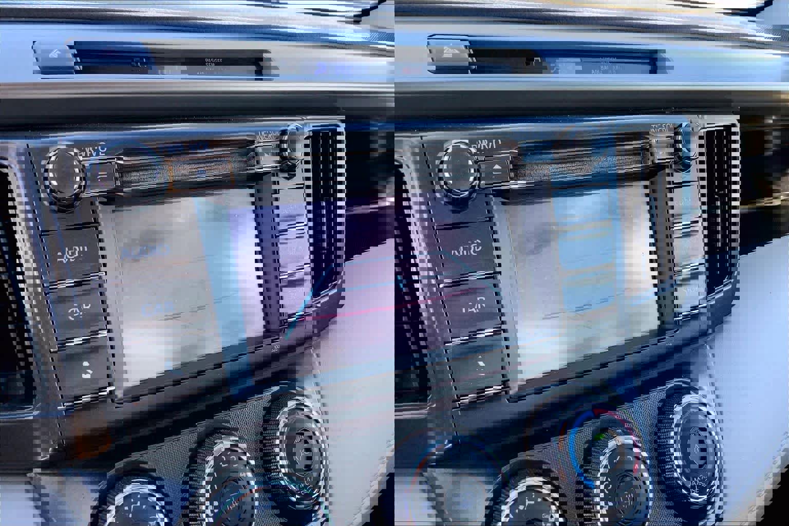 Used 2015 Toyota RAV4 LE image 24