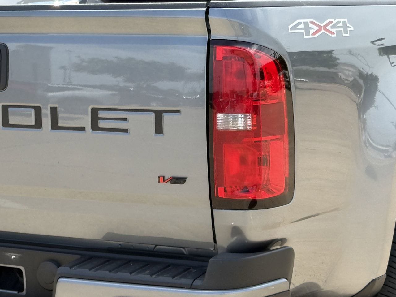 Used 2022 Chevrolet Colorado LT w/ LT Convenience Package AWD/4WD image 7