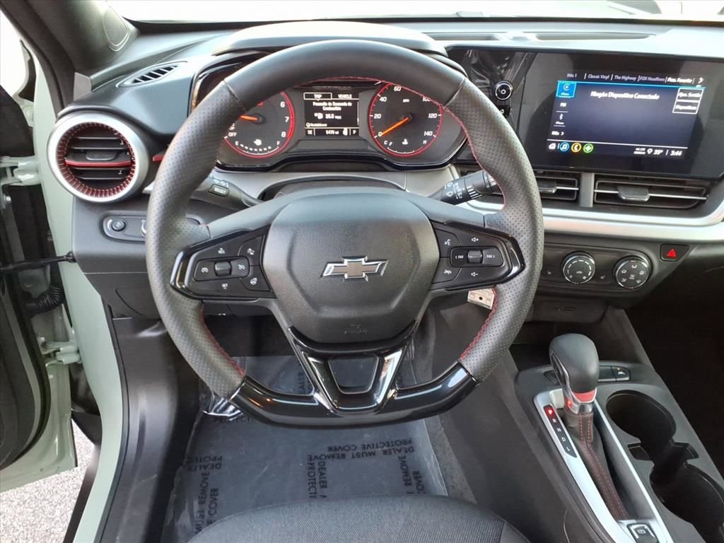 Used 2024 Chevrolet Trax RS w/ Driver Confidence Package image 11