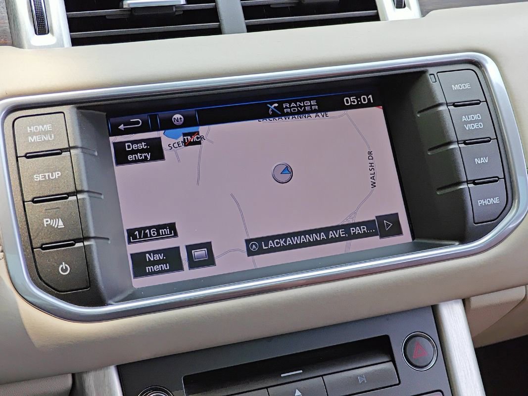 Used 2012 Land Rover Range Rover Evoque Prestige w/ Prestige Premium Pkg image 28