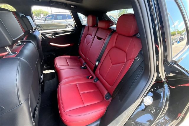 Used 2025 Porsche Macan AWD/4WD image 18