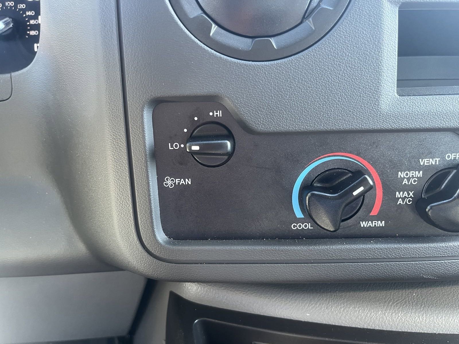 New 2024 Ford E-450 and Econoline 450 Super Duty w/ Power Windows & Locks Group image 25