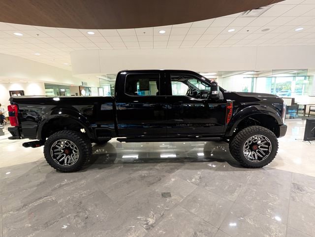New 2026 Ford F250 Lariat w/ Black Appearance Package image 4