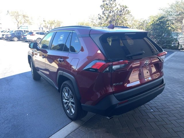 Used 2023 Toyota RAV4 XLE Premium image 4