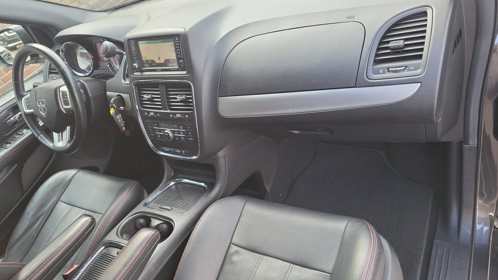 Used 2018 Dodge Grand Caravan GT FWD image 19