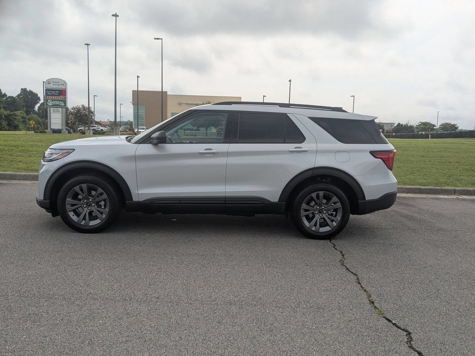 New 2026 Ford Explorer Active w/ Active Comfort Package AWD/4WD image 6