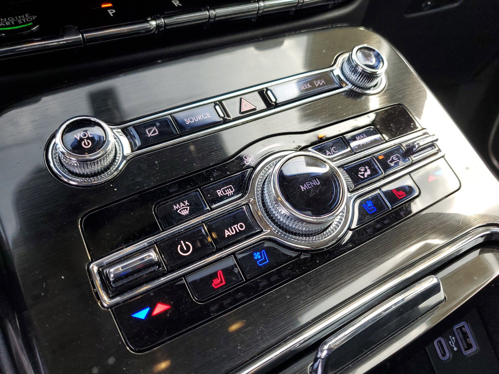 Used 2023 Lincoln Nautilus Reserve w/ Monochromatic Package image 25