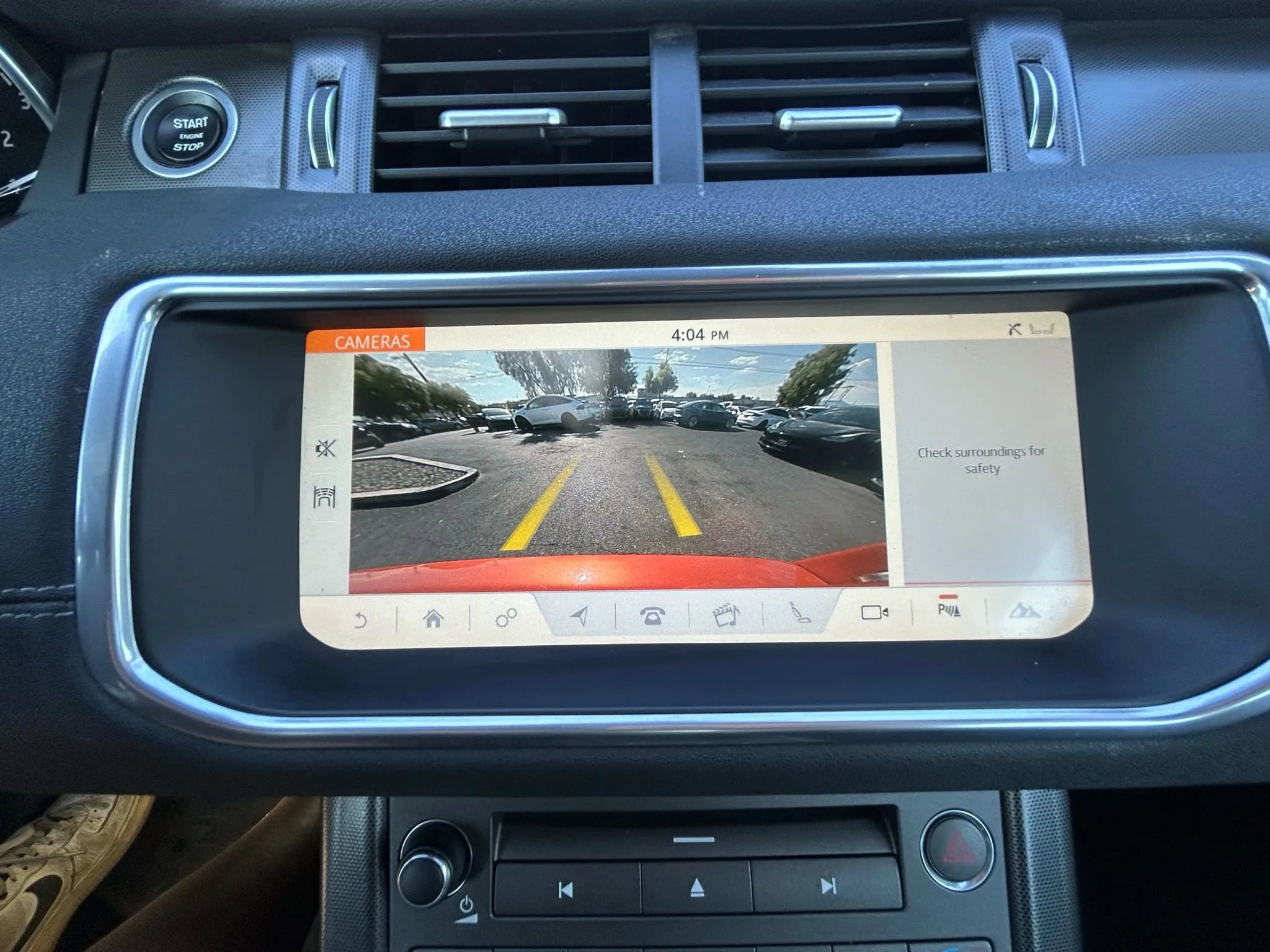 Used 2019 Land Rover Range Rover Evoque SE Dynamic image 15