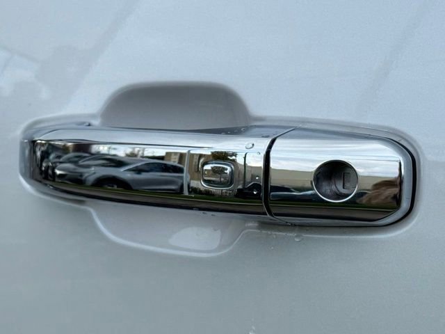 Used 2025 GMC Sierra 3500 Denali w/ Denali Reserve Package image 19