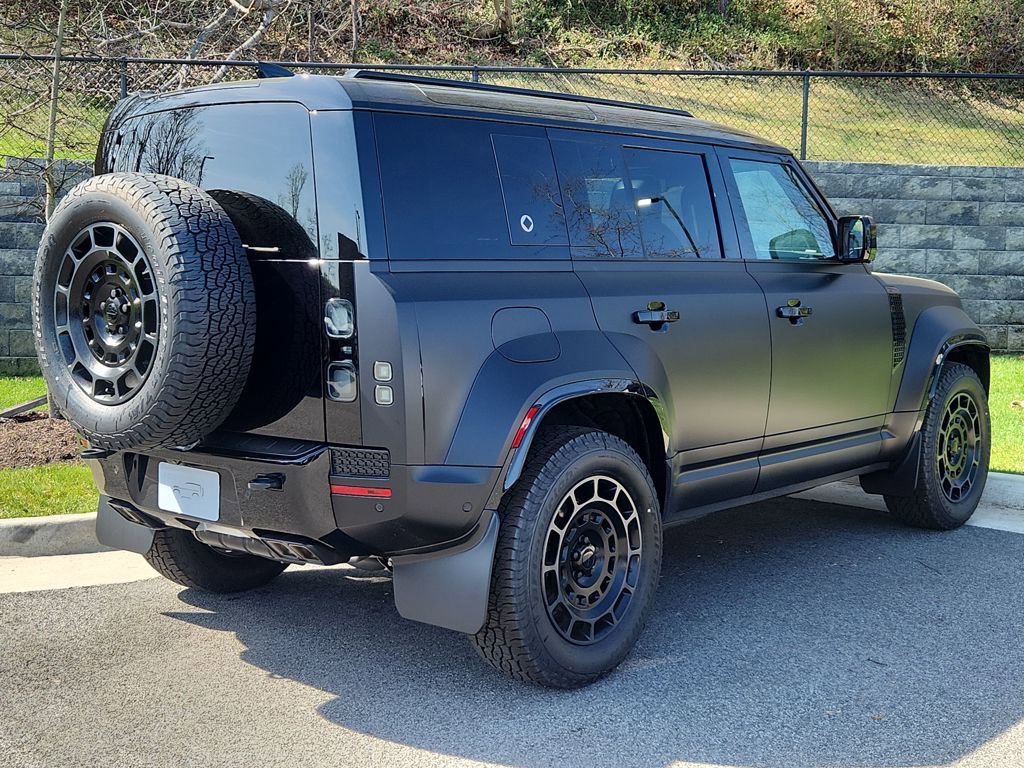 New 2026 Land Rover Defender 110 OCTA image 2
