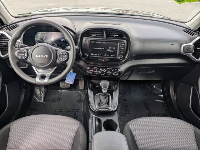 Used 2025 Kia Soul LX w/ LX Technology Package image 15