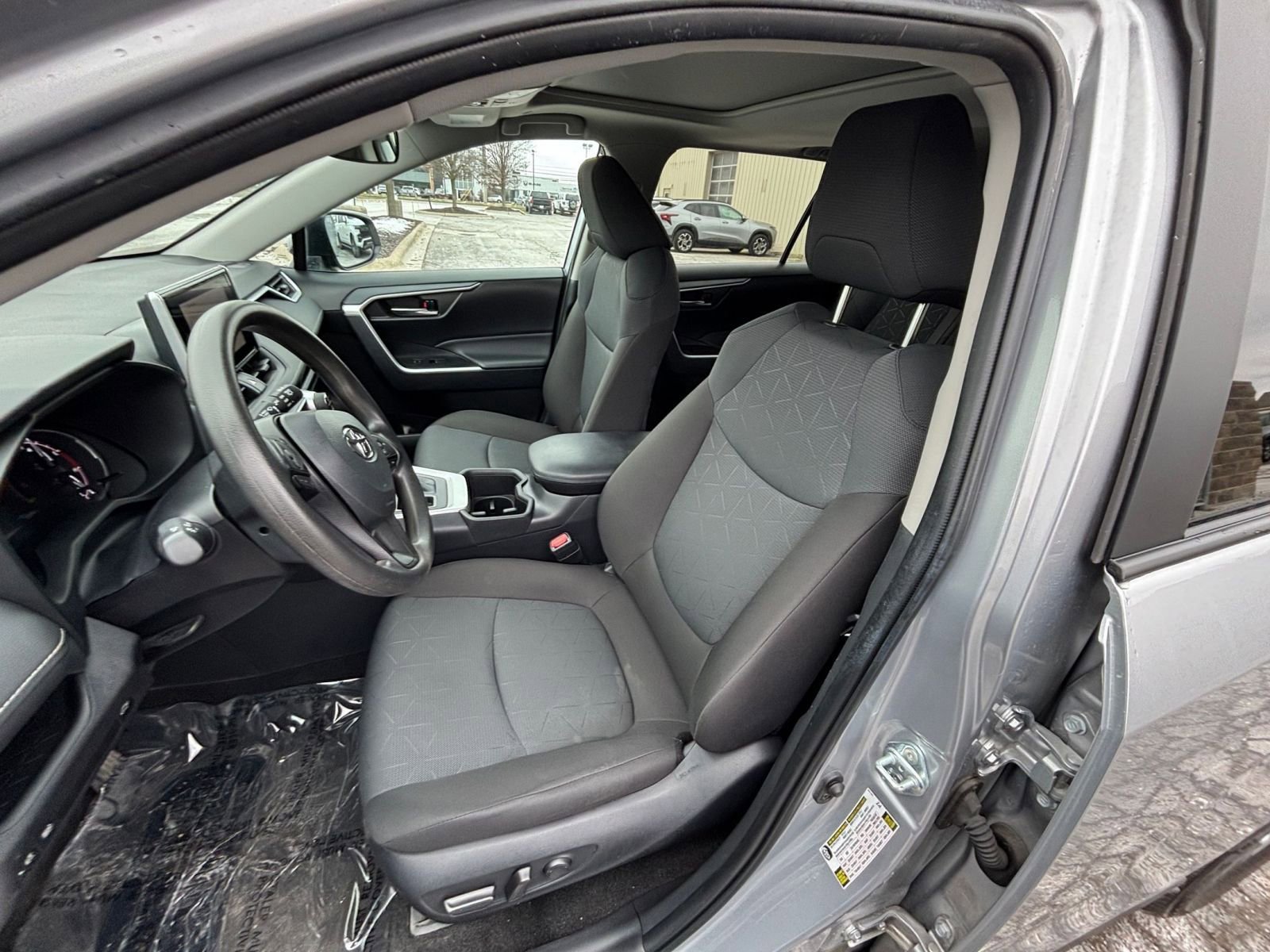 Used 2024 Toyota RAV4 XLE image 37