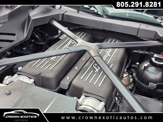 Used 2020 Lamborghini Huracan EVO image 38