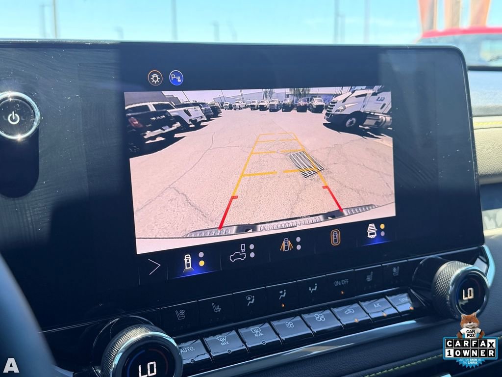 Used 2025 Chevrolet Colorado ZR2 w/ Technology Package AWD/4WD image 26