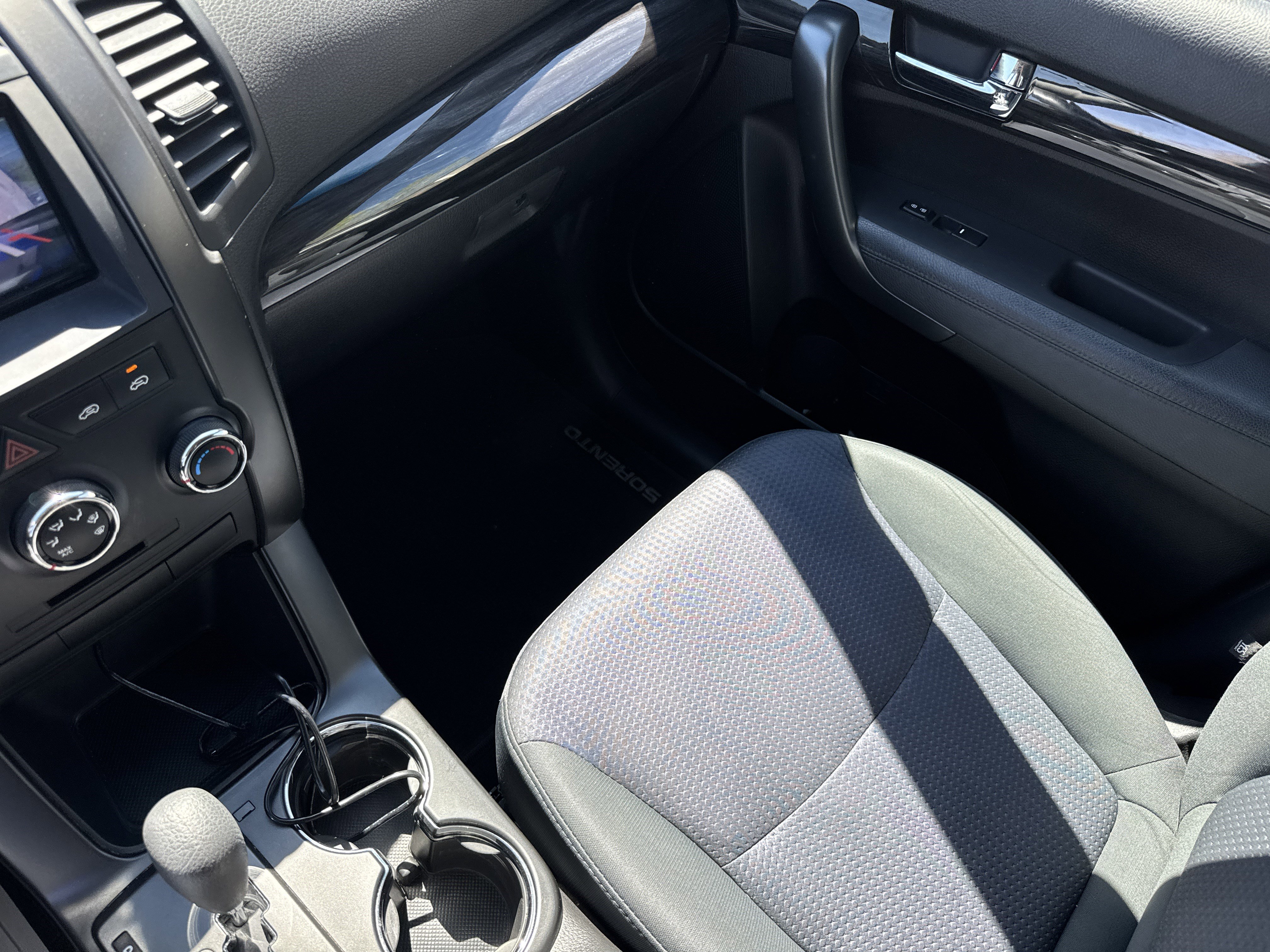 Used 2013 Kia Sorento LX image 29