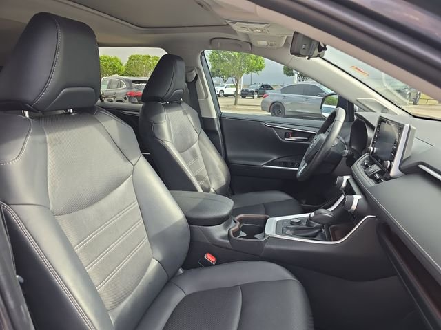 Used 2019 Toyota RAV4 Limited w/ Limited Grade Weather Package image 10