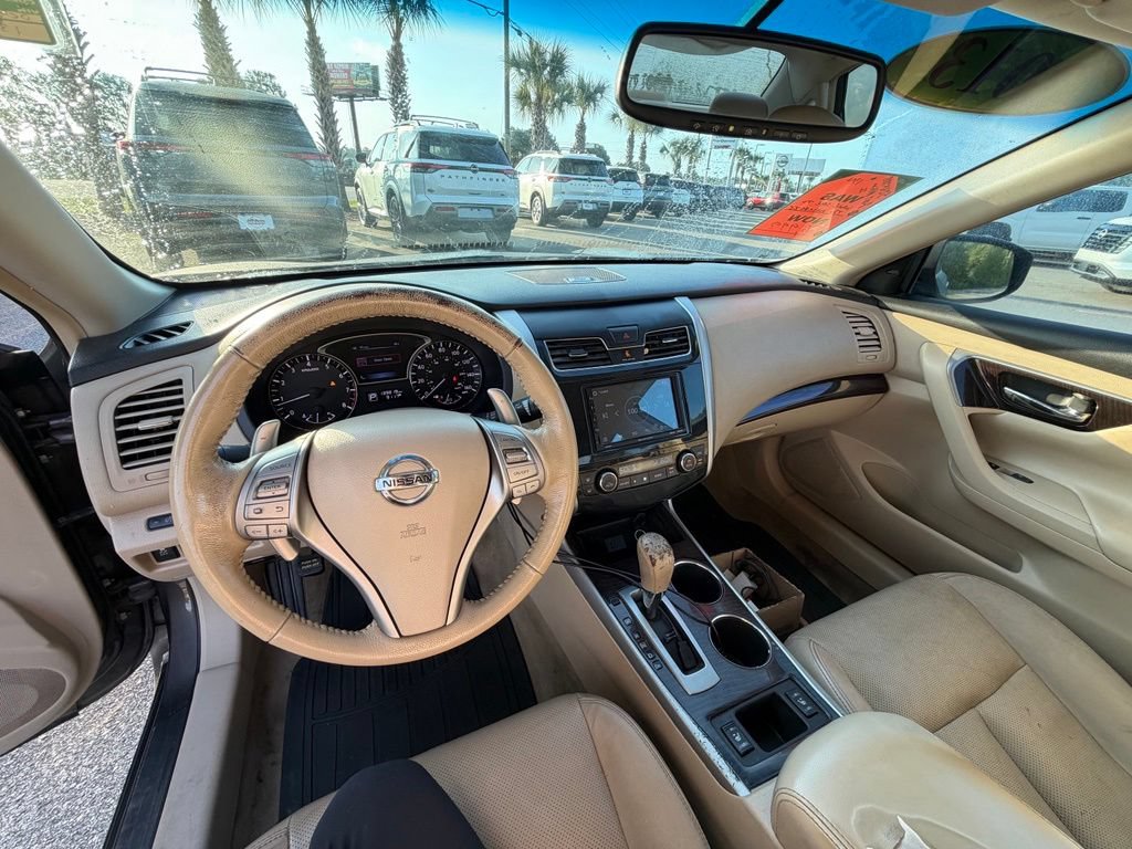 Used 2013 Nissan Altima 3.5 SL w/ Technology Pkg FWD image 18