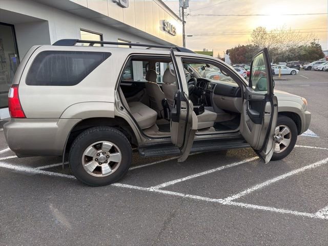 Used 2006 Toyota 4Runner SR5 image 10