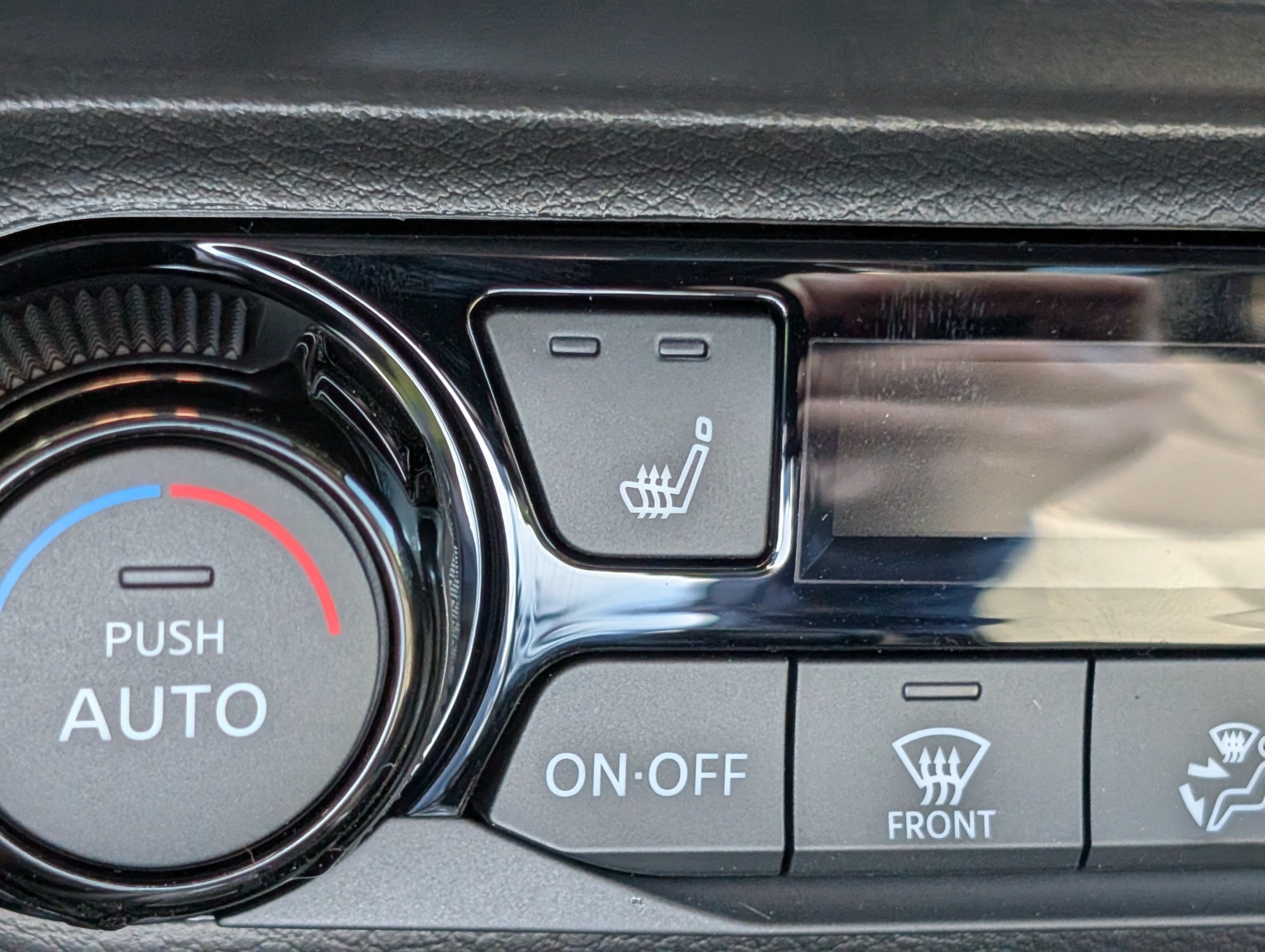 New 2027 Nissan Kicks SV w/ SV Premium Package AWD/4WD image 19