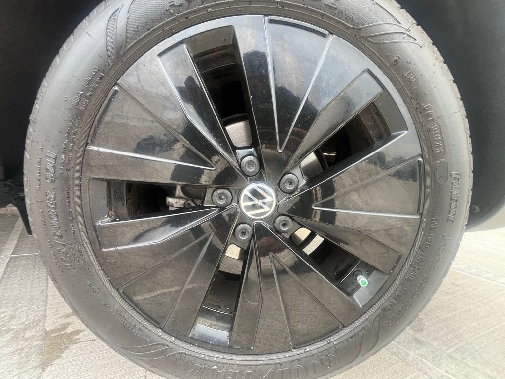 Certified 2024 Volkswagen Taos SE image 7