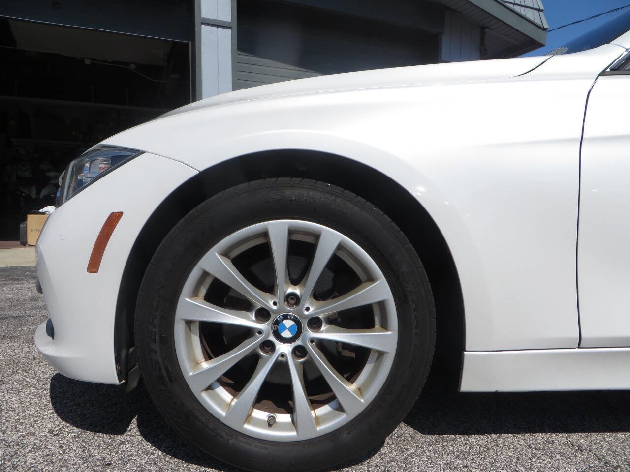 Used 2016 BMW 320i xDrive Sedan image 32