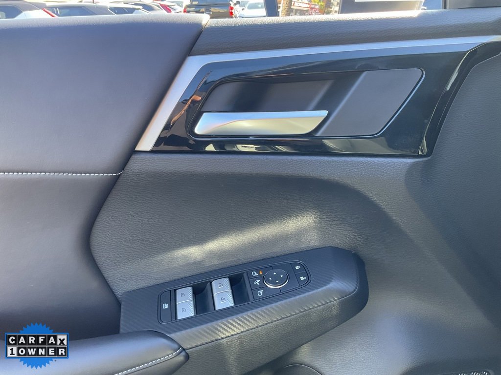 Used 2023 Mitsubishi Outlander SE image 25