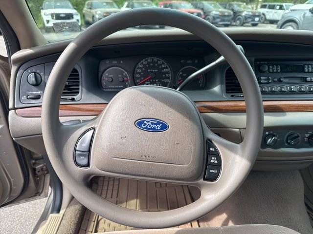Used 2003 Ford Crown Victoria RWD image 12