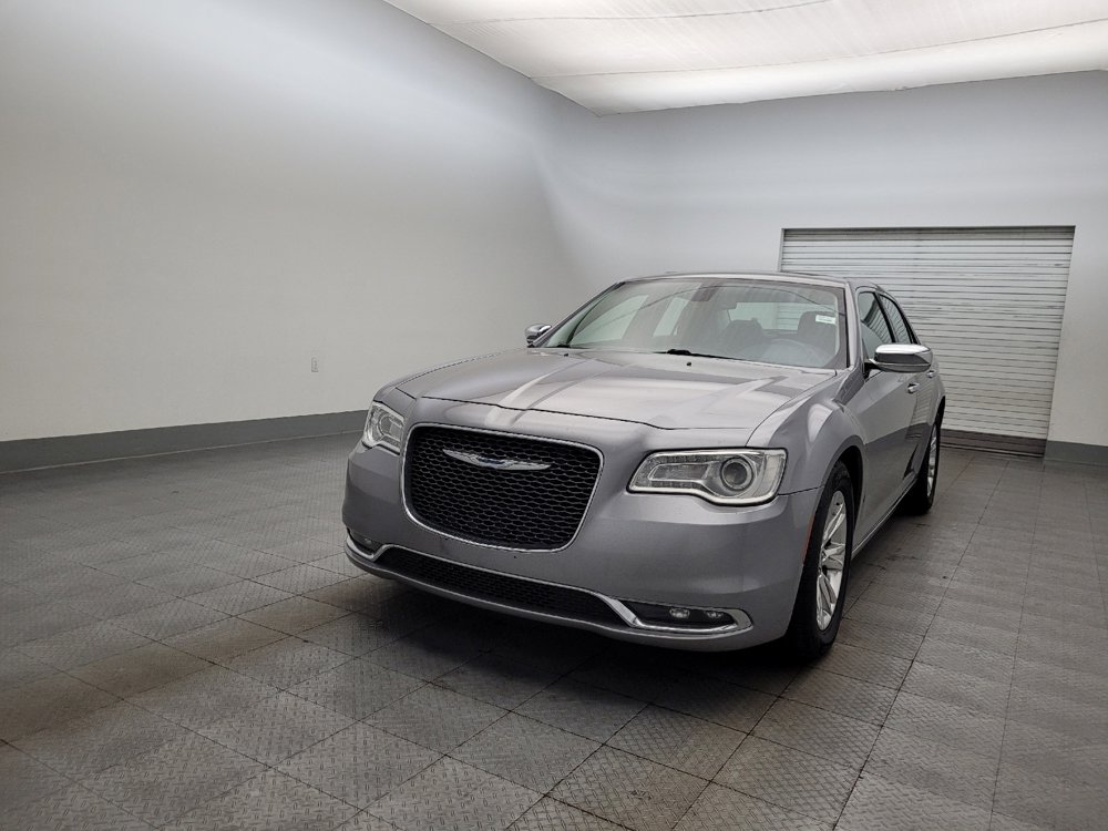 Used 2017 Chrysler 300 C image 15