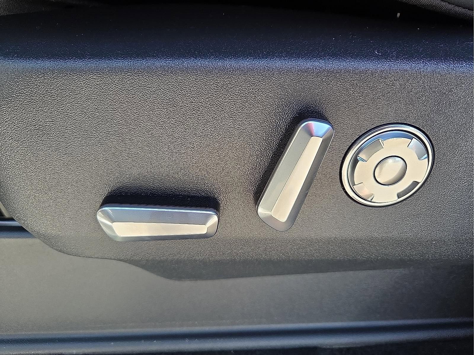 New 2026 Lincoln Navigator Reserve w/ Jet Appearance Package image 15