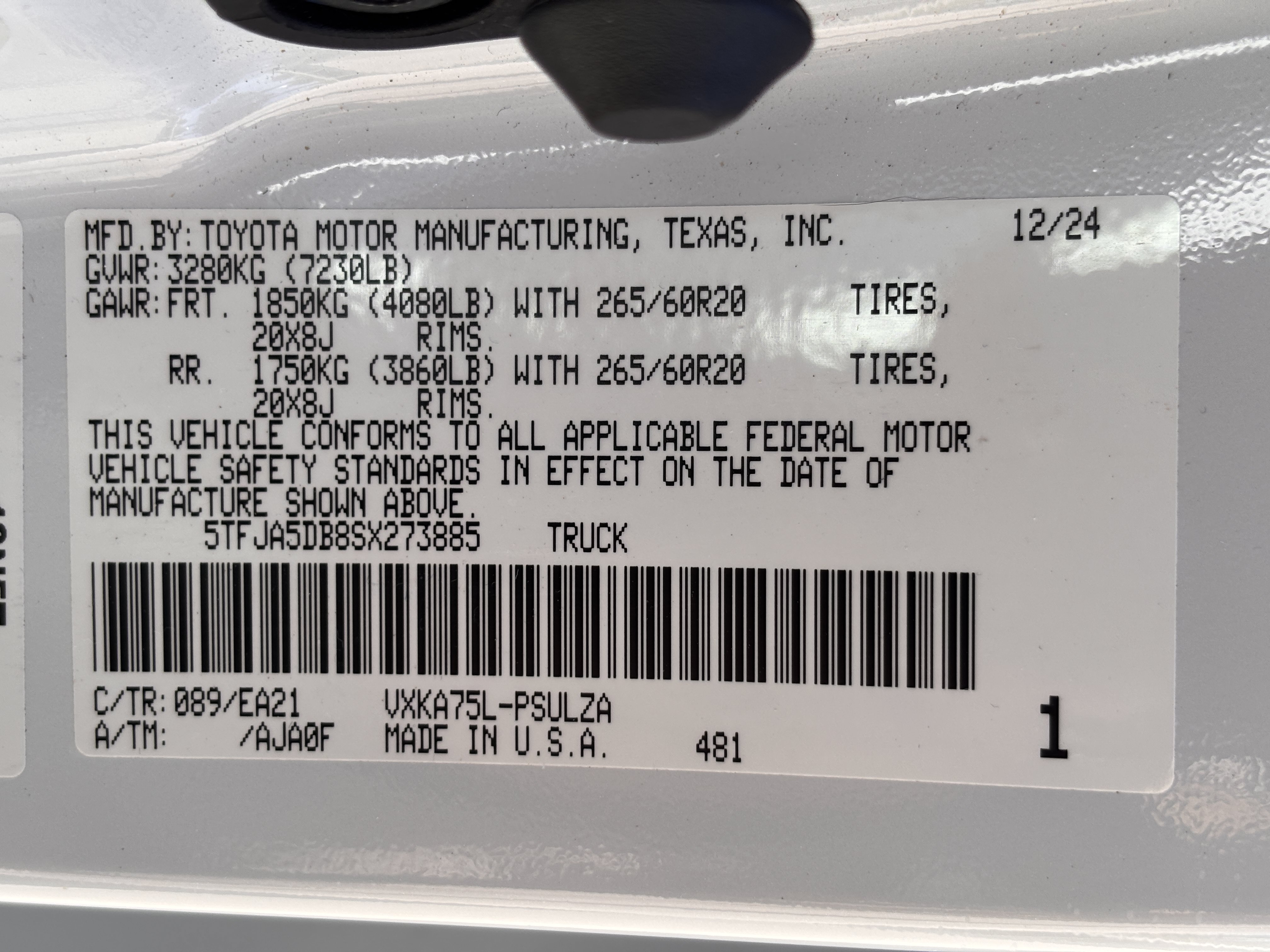 Used 2025 Toyota Tundra Limited w/ Power Package AWD/4WD image 42