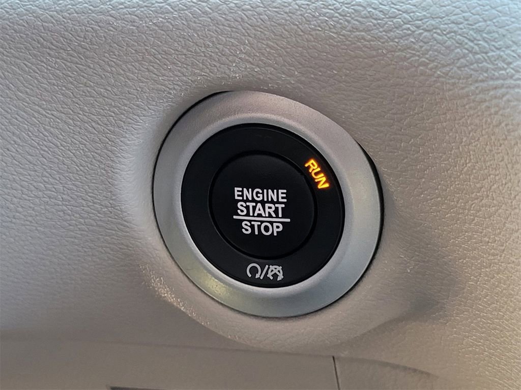 Used 2024 Chrysler Voyager LX image 11