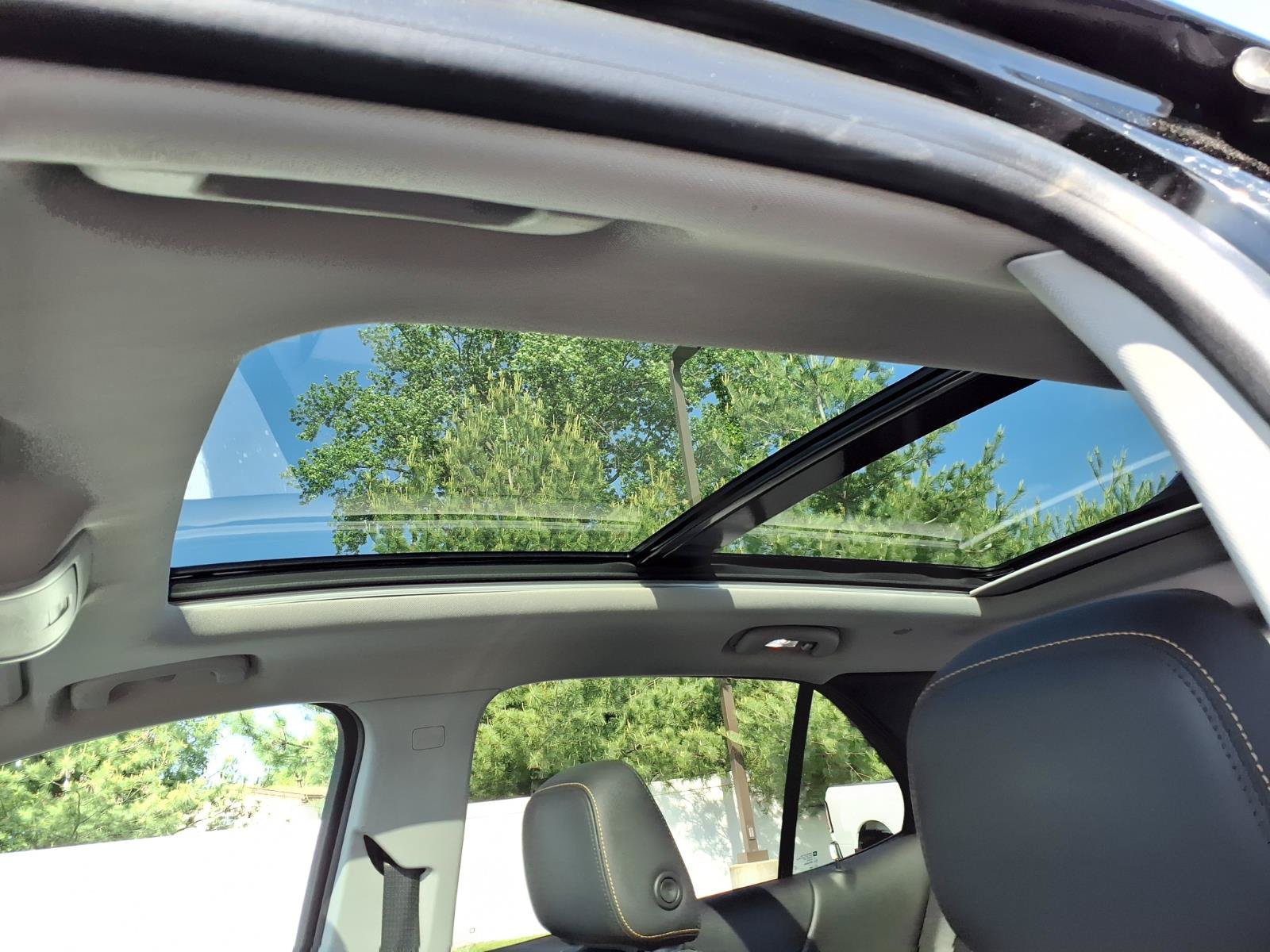 Used 2022 Chevrolet Equinox Premier FWD image 22
