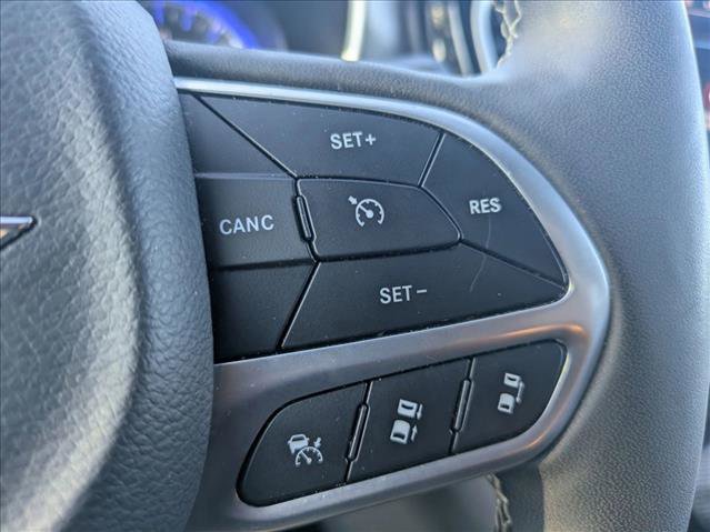 Used 2024 Chrysler Pacifica Touring-L FWD image 14