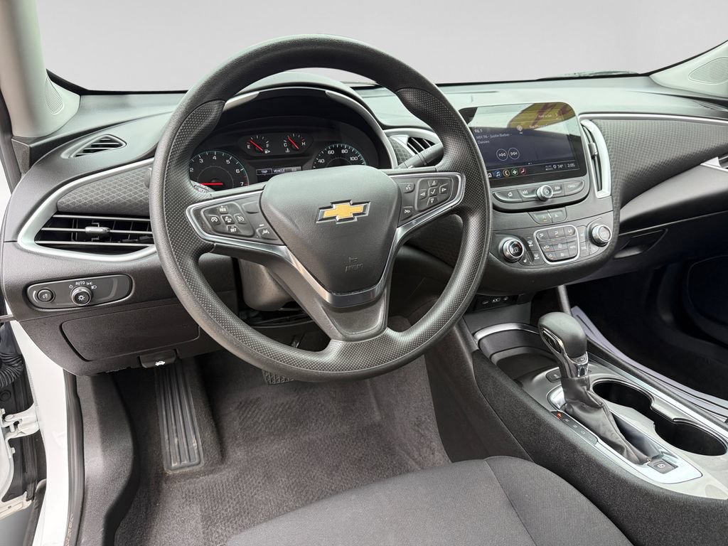 Used 2024 Chevrolet Malibu LT FWD image 17