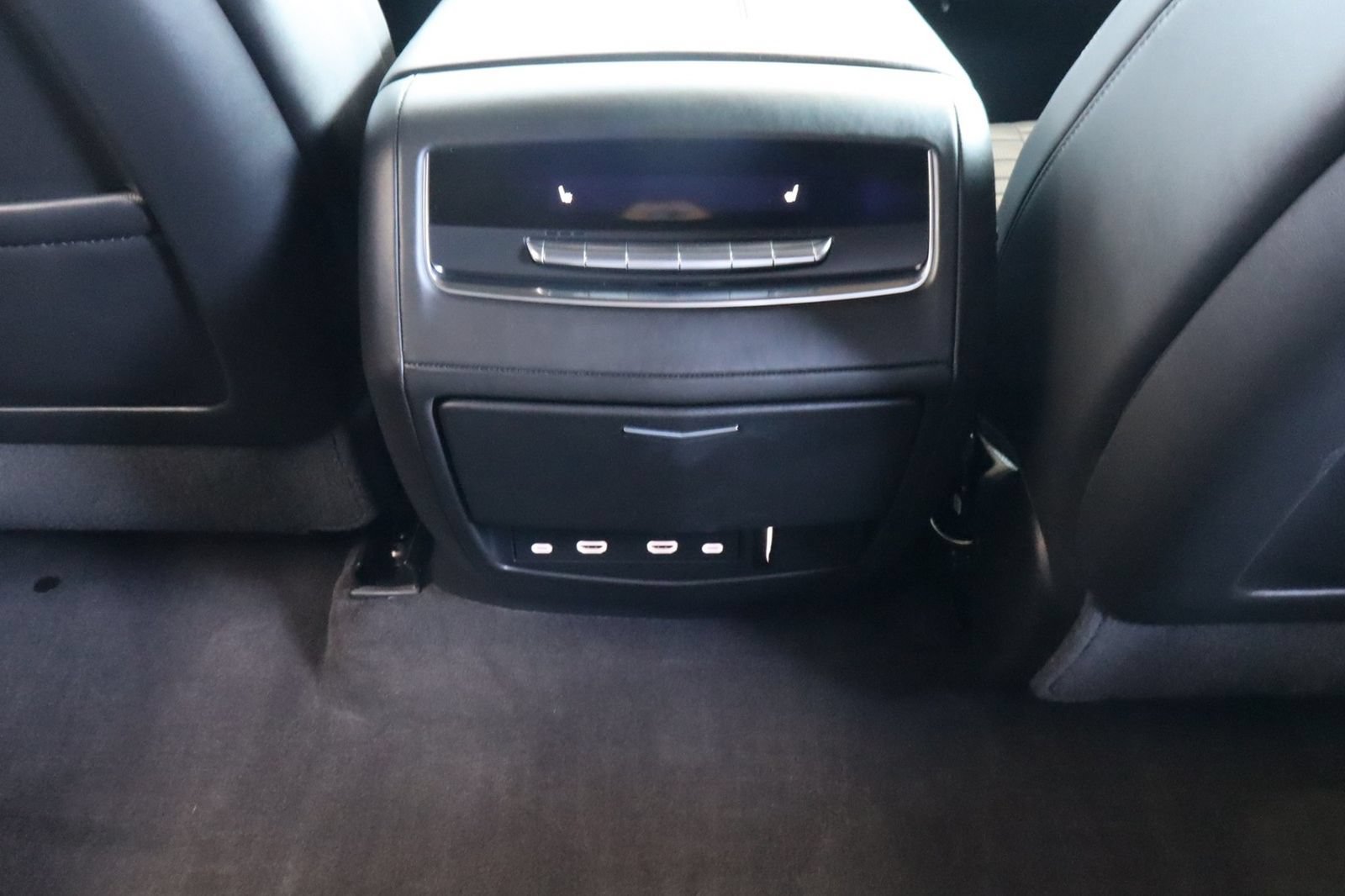 Used 2023 Cadillac Escalade V AWD/4WD image 37