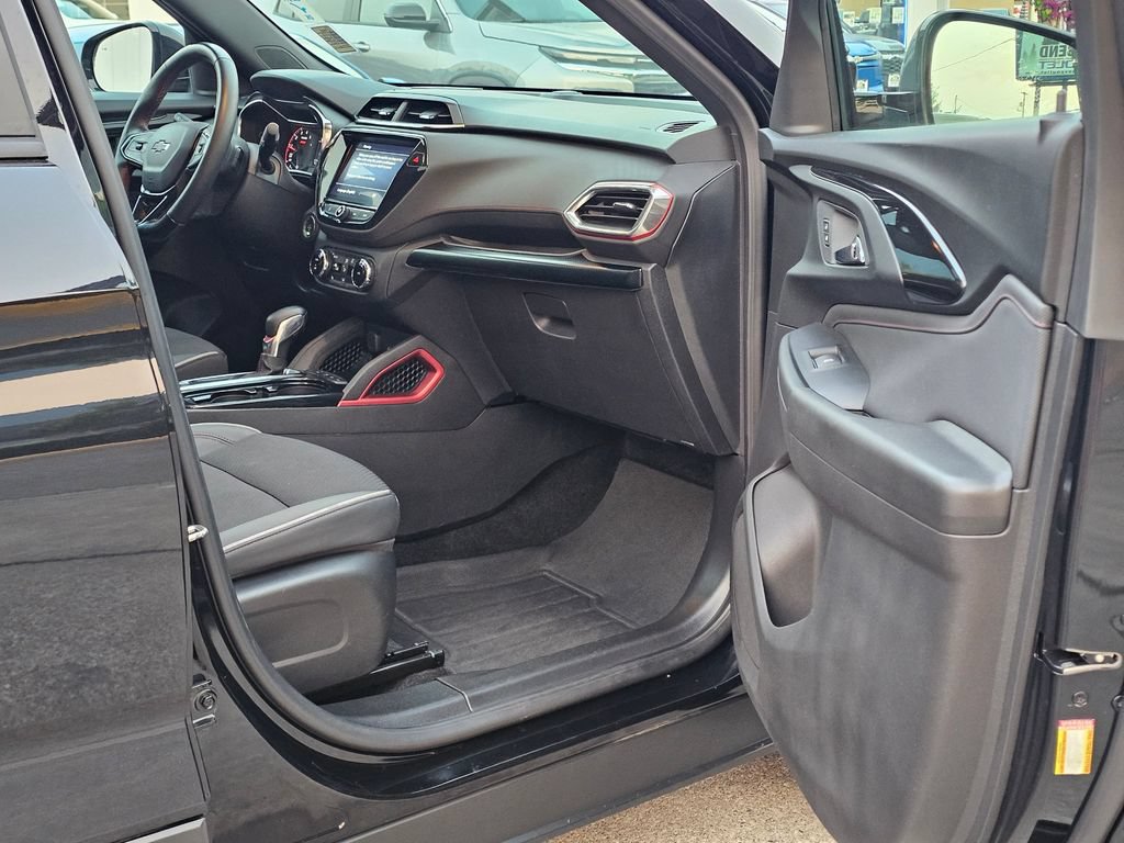 Used 2023 Chevrolet TrailBlazer RS w/ Convenience Package AWD/4WD image 14