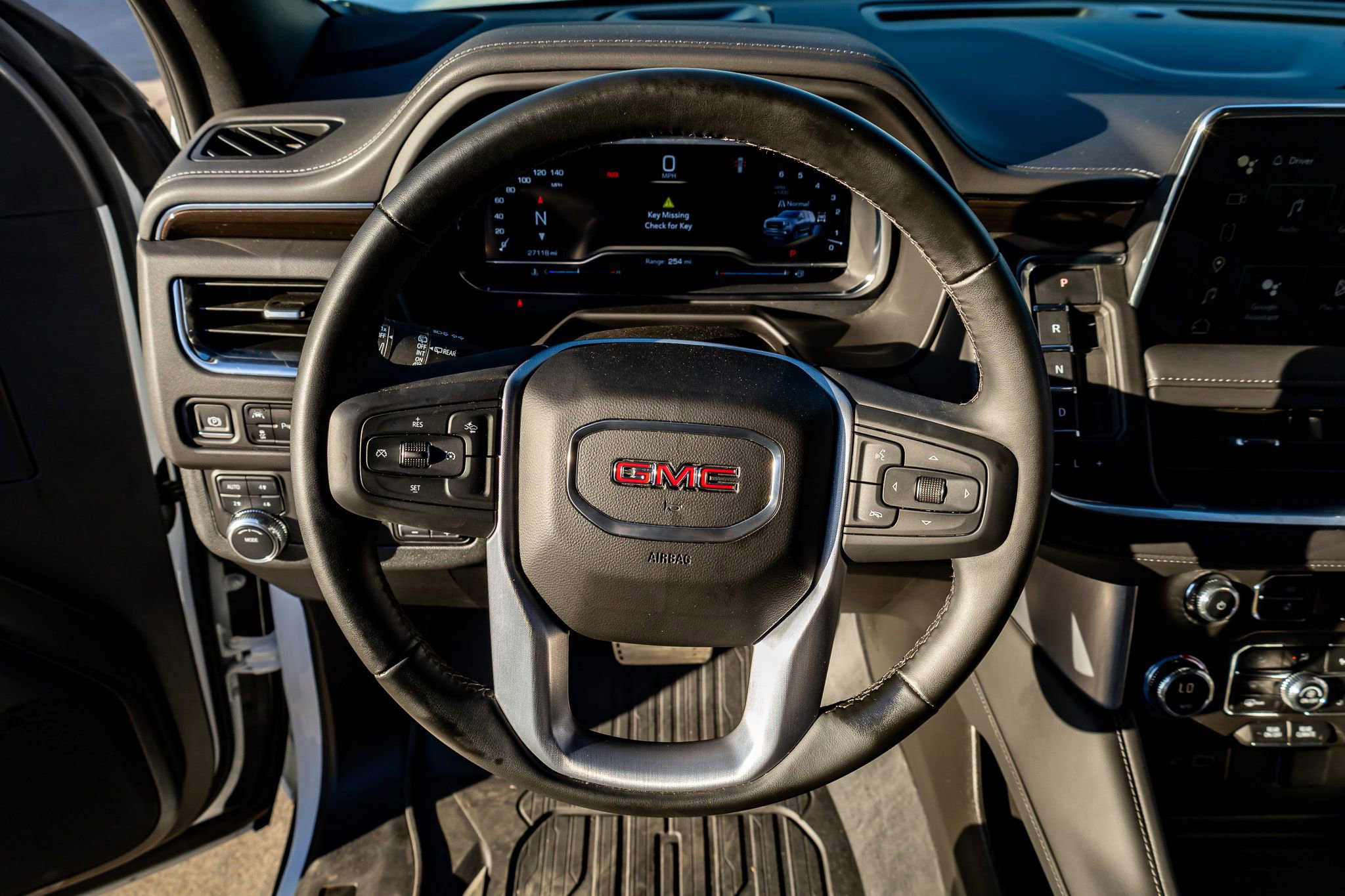 Used 2023 GMC Yukon SLE w/ Max Trailering Package image 18