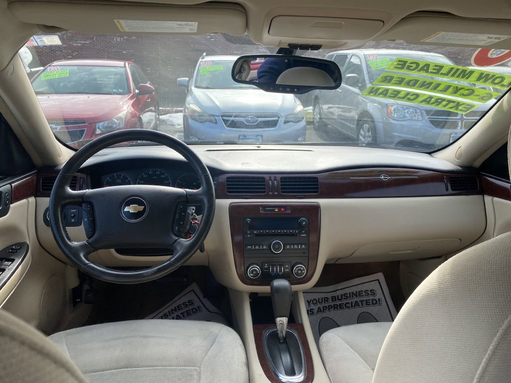 Used 2010 Chevrolet Impala LT w/ Convenience Package image 9