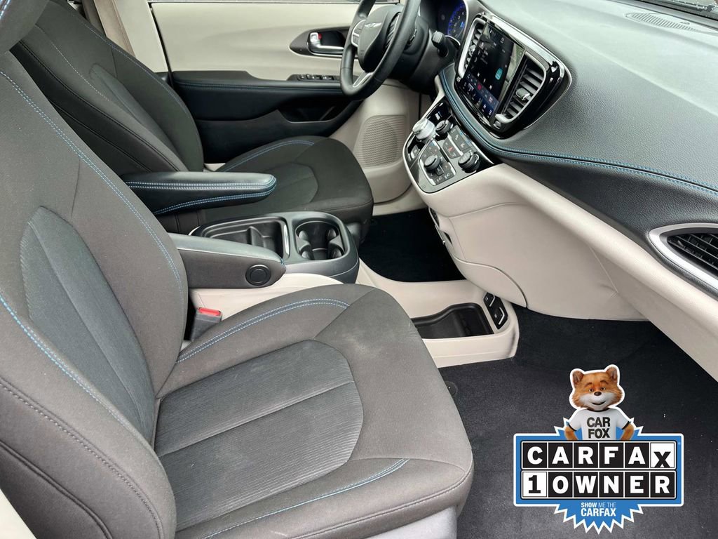 Used 2021 Chrysler Pacifica Touring image 22
