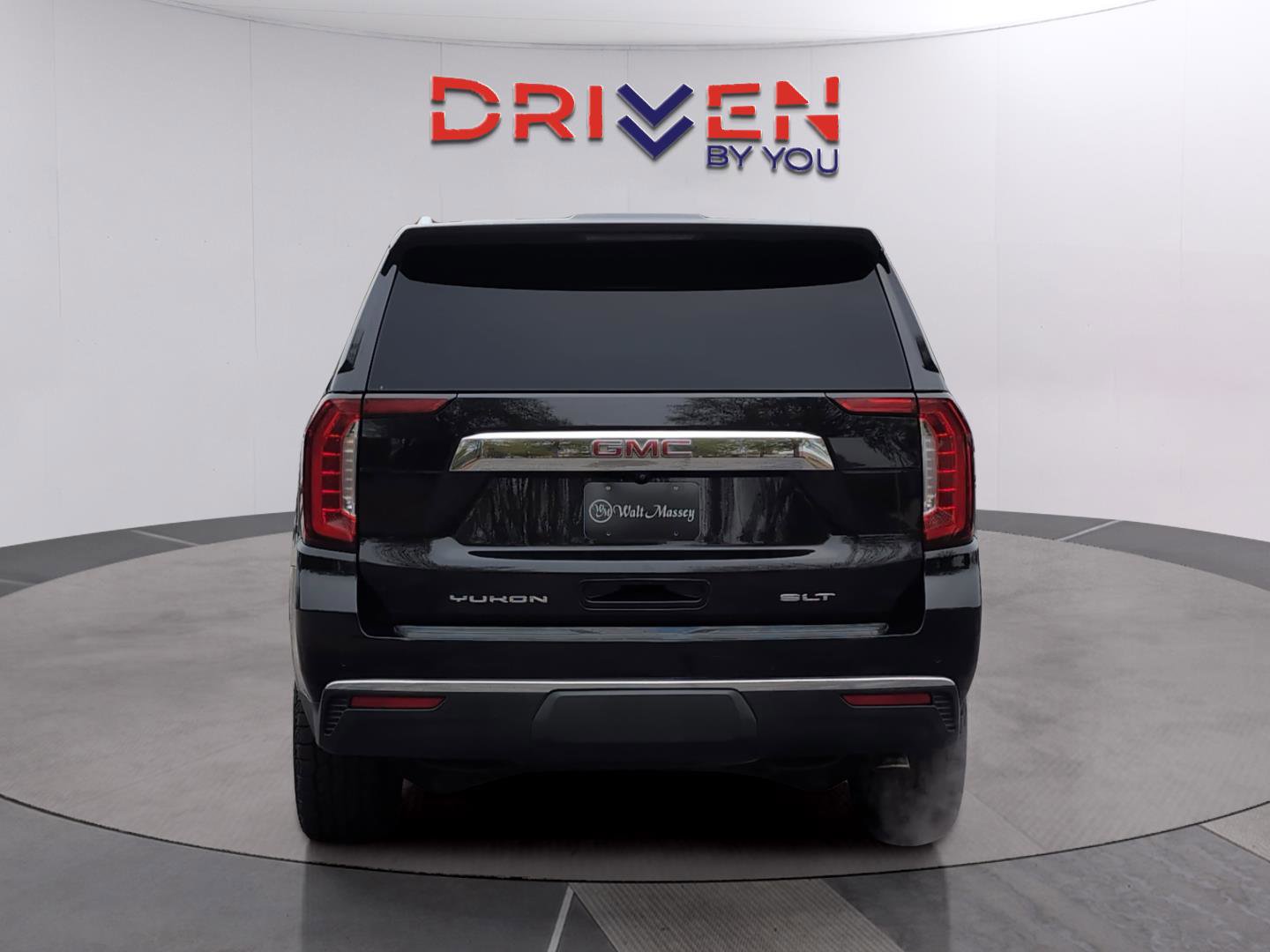 Used 2021 GMC Yukon SLT w/ SLT Luxury Plus Package image 4