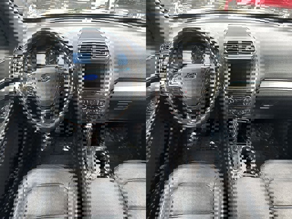 Used 2018 Ford Explorer XLT w/ Equipment Group 202A image 17