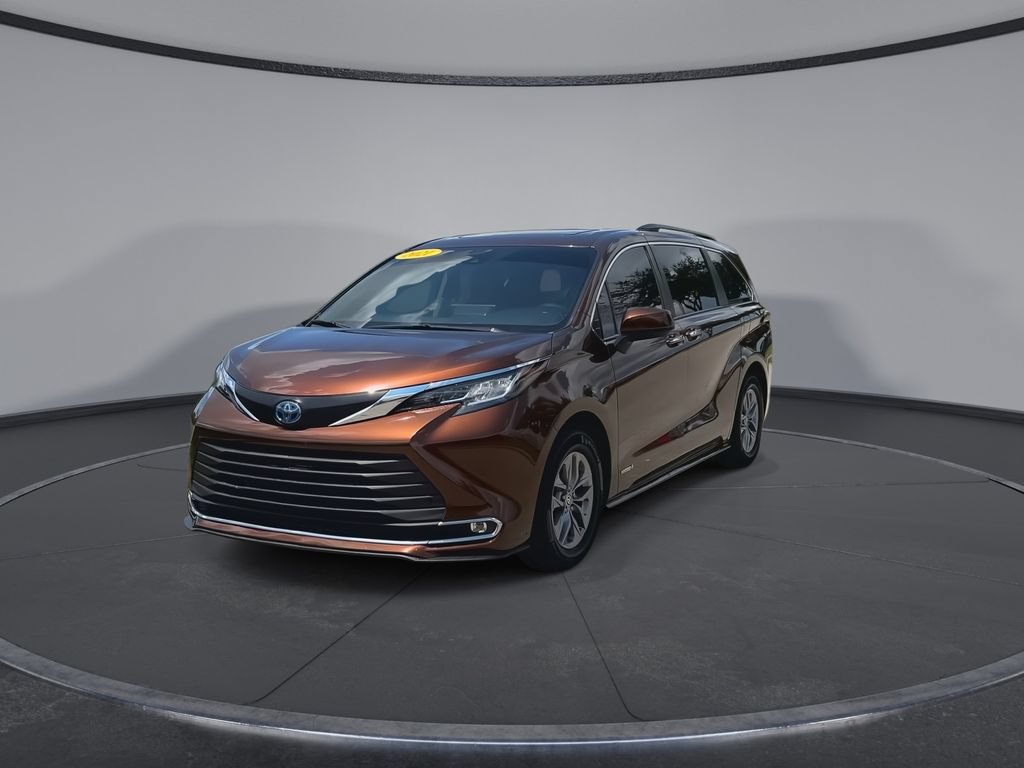 Certified 2021 Toyota Sienna XLE FWD image 4