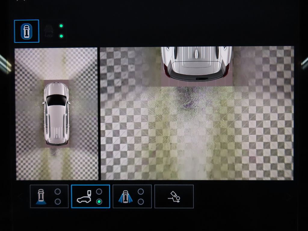 Used 2024 GMC Acadia AT4 w/ Luxury Package image 23