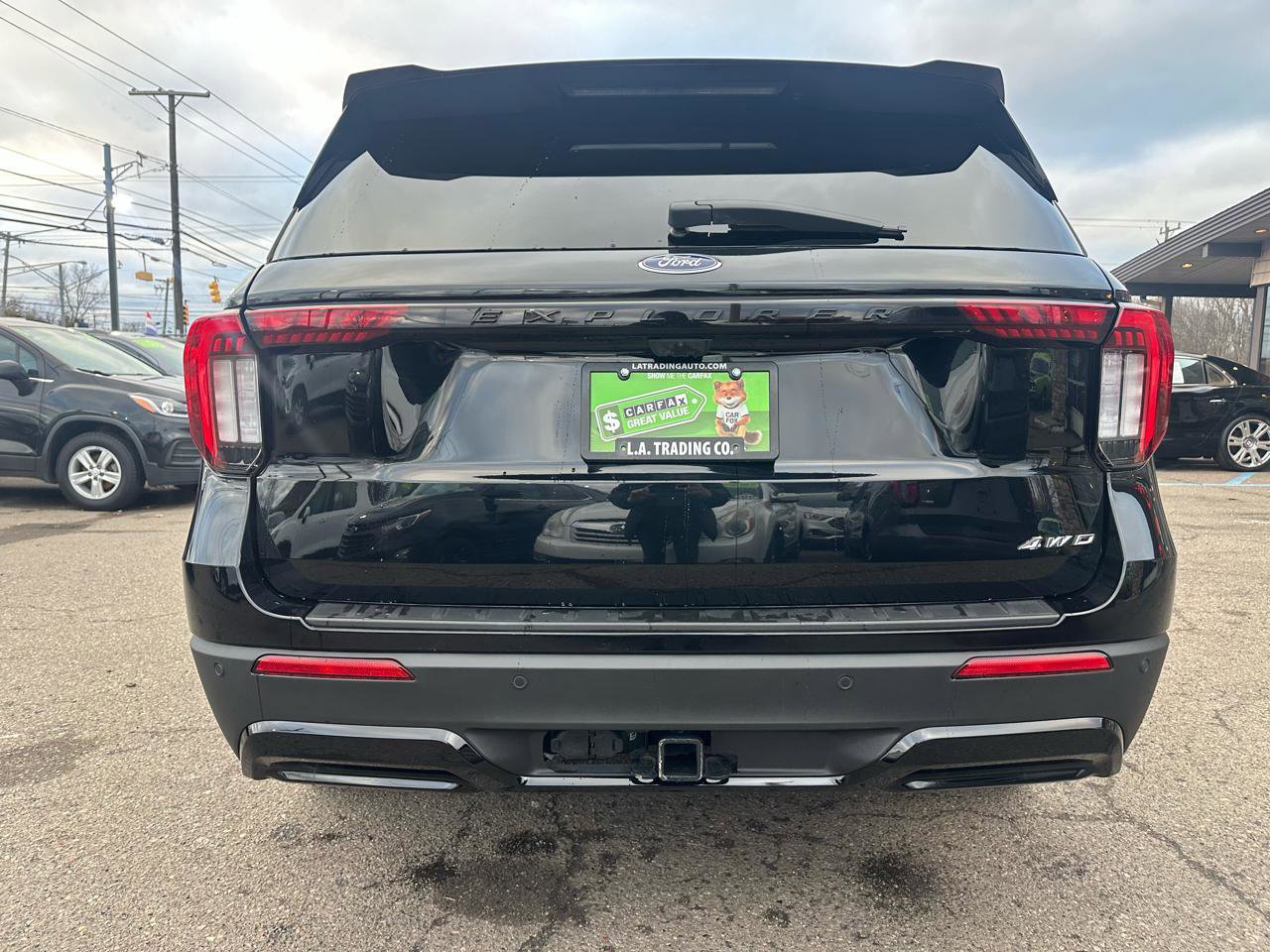 Used 2025 Ford Explorer ST-Line w/ Premium Package image 6