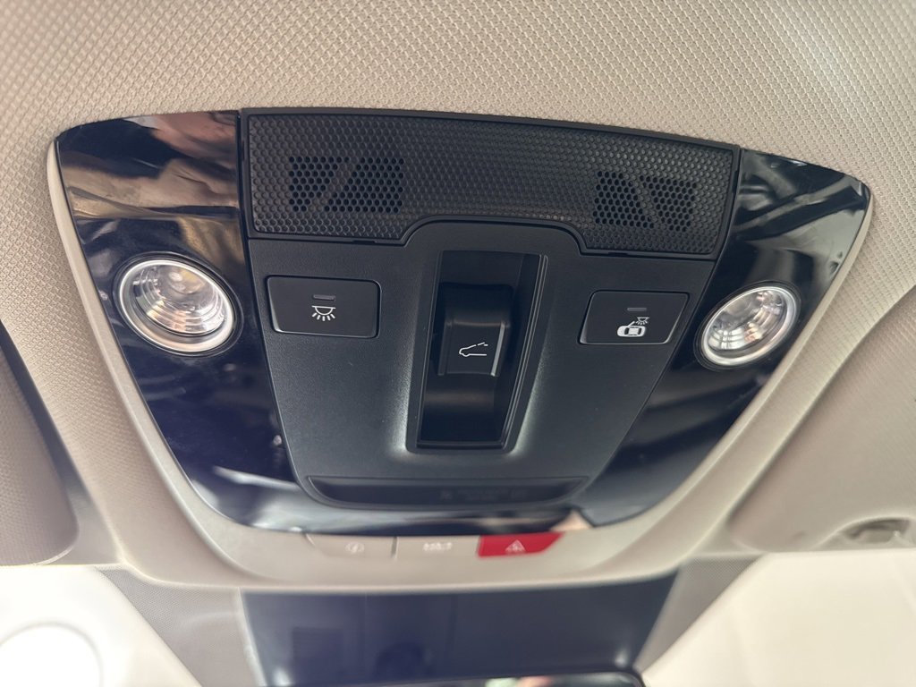 Used 2023 Kia Sorento SX Prestige w/ Panoramic Sunroof Package image 26