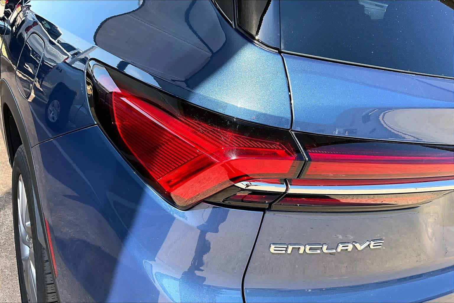 Used 2025 Buick Enclave Preferred w/ Power Package FWD image 28