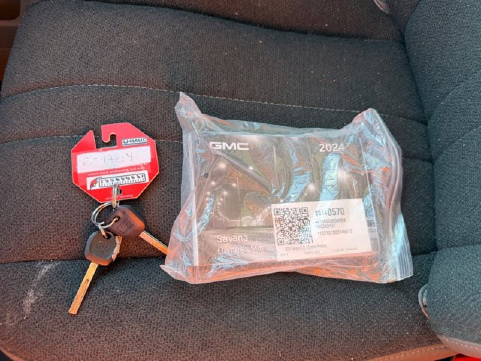 Used 2024 GMC Savana 2500 w/ Driver Convenience Package image 18