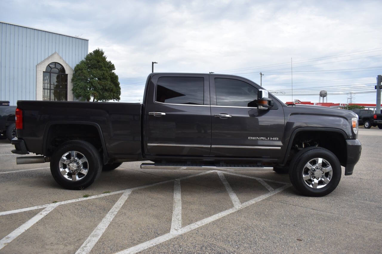 Used 2015 GMC Sierra 3500 Denali w/ Duramax Plus Package image 7